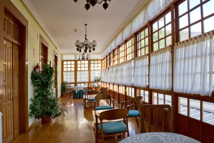 Hotel Restaurante La Casilla Cangas De Narcea Exteriér fotografie