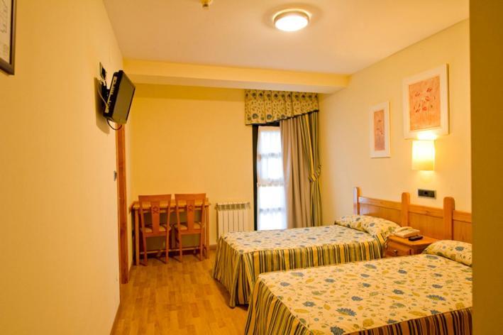 Hotel Restaurante La Casilla Cangas De Narcea Pokoj fotografie
