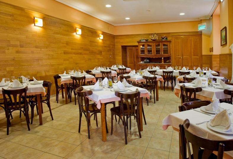 Hotel Restaurante La Casilla Cangas De Narcea Exteriér fotografie