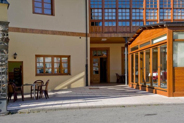 Hotel Restaurante La Casilla Cangas De Narcea Exteriér fotografie