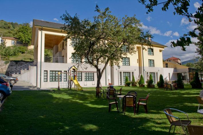 Hotel Restaurante La Casilla Cangas De Narcea Exteriér fotografie